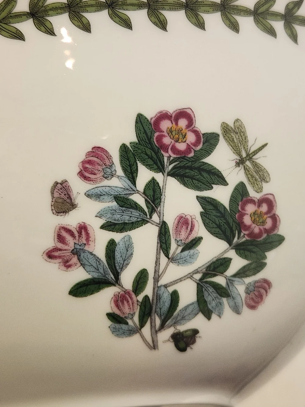 Portmeirion Botanic Garden Clematis Florida Oval 4pt / 2.3L Casserole w Lid NIB